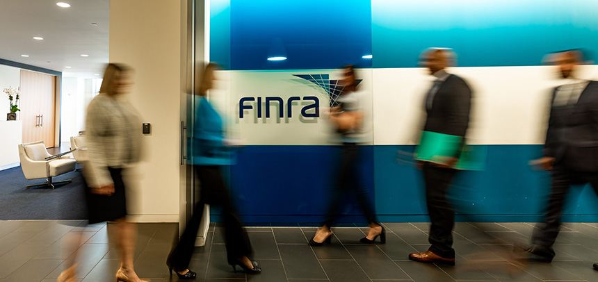 FINRA 命令美林证券支付 1 美元.向 1361 名客户返还 48M