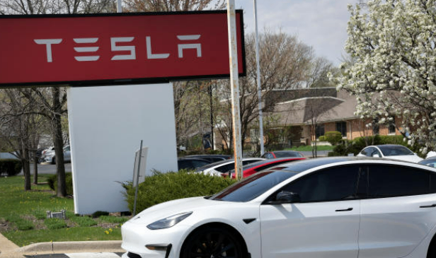 Tesla shareholders sue Musk for billions of dollars in repayment