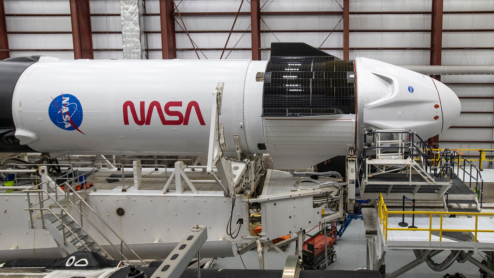 SpaceX获NASA近8.5亿美元脱轨合同