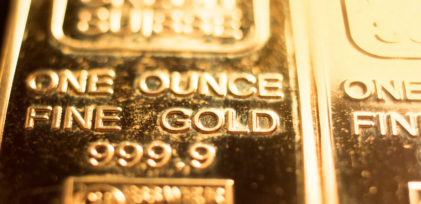 Gold regains stability at year highs after falling last week