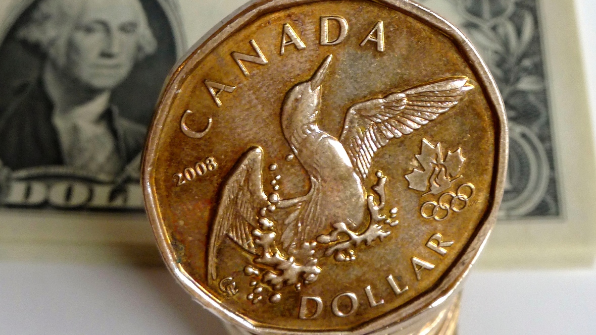 USD/CAD bounces off 1 1/2-week low ahead of employment data