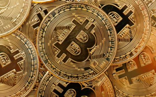 上市公司为何囤积BTC？