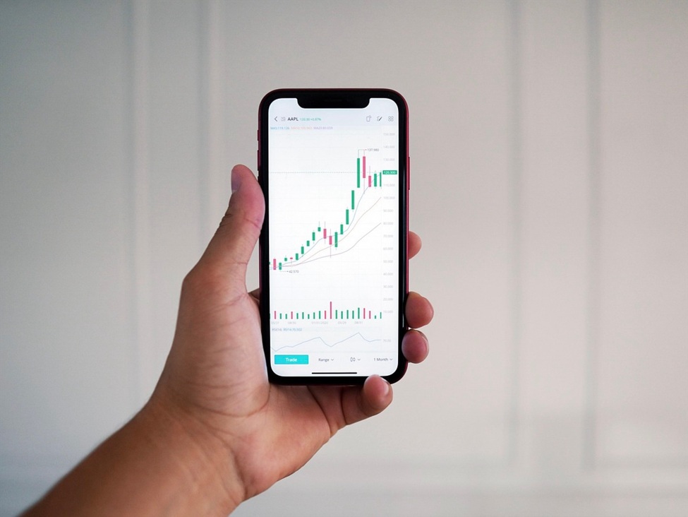 How to Start Forex Trading with RoboForex and Real-Time Insights