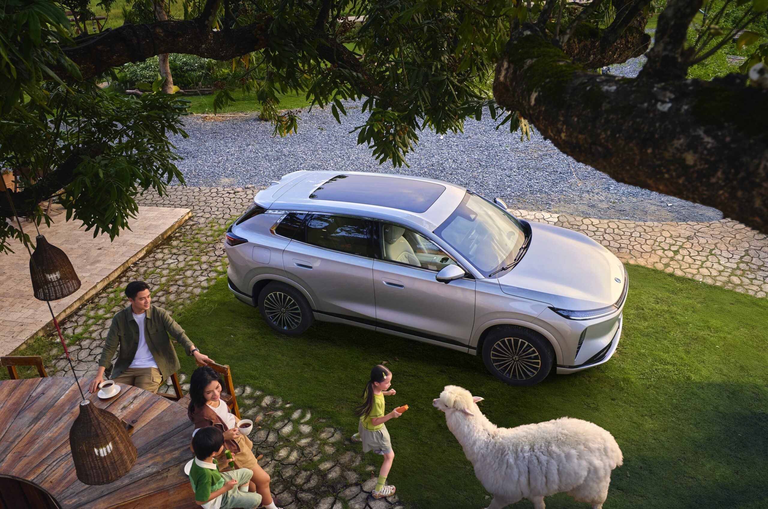 Dongfeng Aeolus L8 PHEV with max 2245.3km real-world tested range opened pre-sales at 18,100 USD
