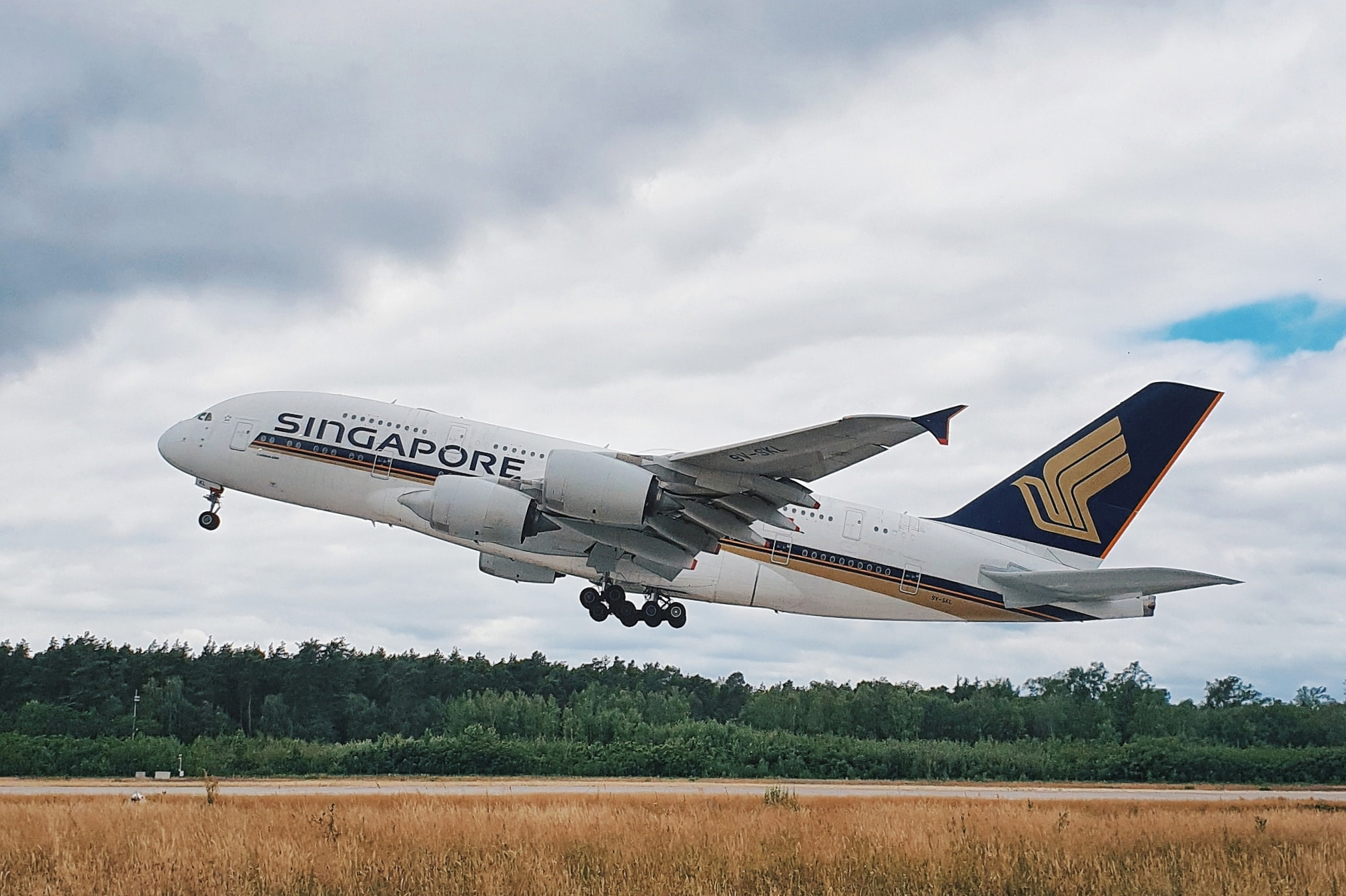 Singapore Airlines is Encountering Turbulent Skies: Can the Carrier Recover?
