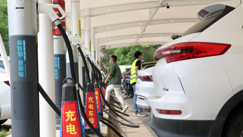 中国电动汽车充电网络达到1670万台，月使用量达77.1亿千瓦时