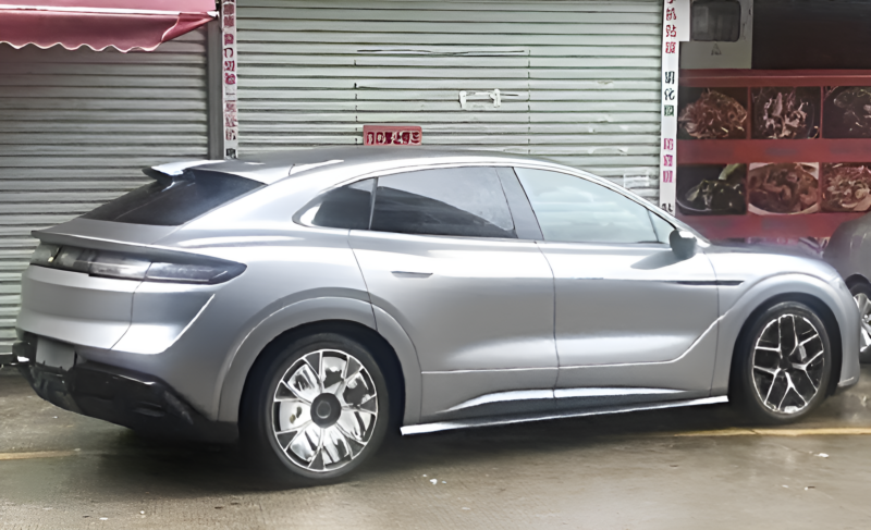 BYD Yangwang U 7 GT スパイ、撮影ブレーキが明らか