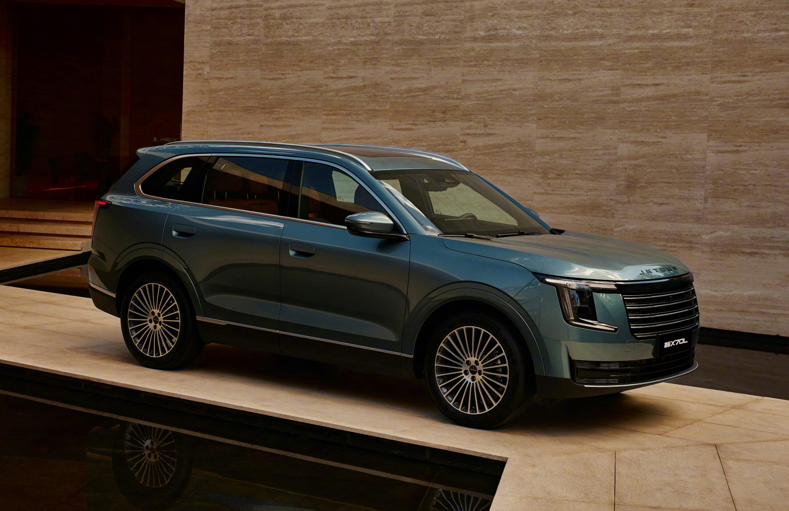 Jetour X70L gasoline-powered SUV will start pre-sale on September 10 in China