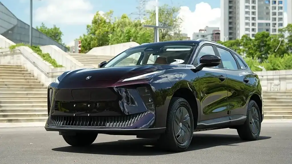 東風 Forthing は、 21，100 米ドルから 530 km の範囲を持つ Xinghai X 5 電気 SUV を発売します