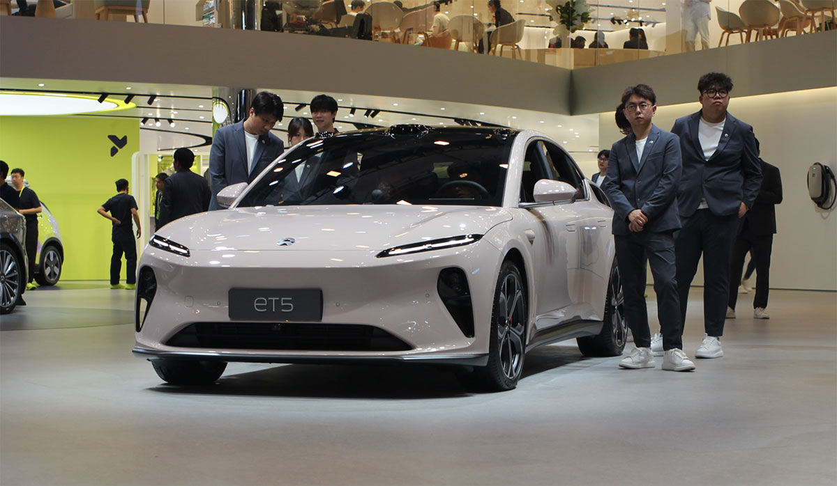 Nio prices $1 billion share offering at $5.57 per ADS, 11% discount to previous close