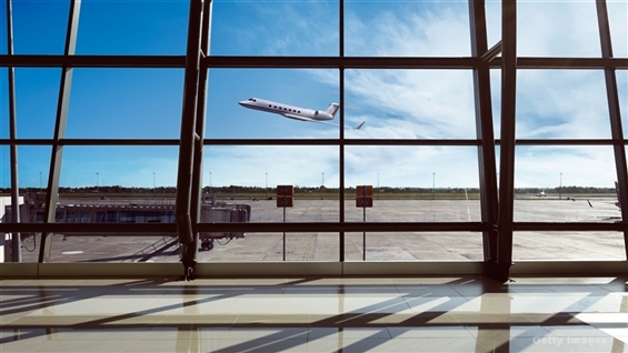 <IPO>春季航空考虑明年在香港IPO融资1亿美元以上：Wire