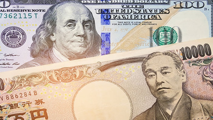 Dollar lower against yen despite rise in yields