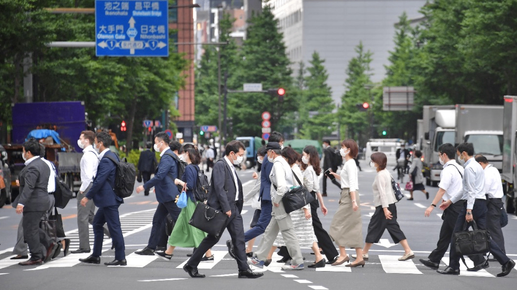 劳动力短缺阴云密布 日本仍为全职工作设定过高门槛