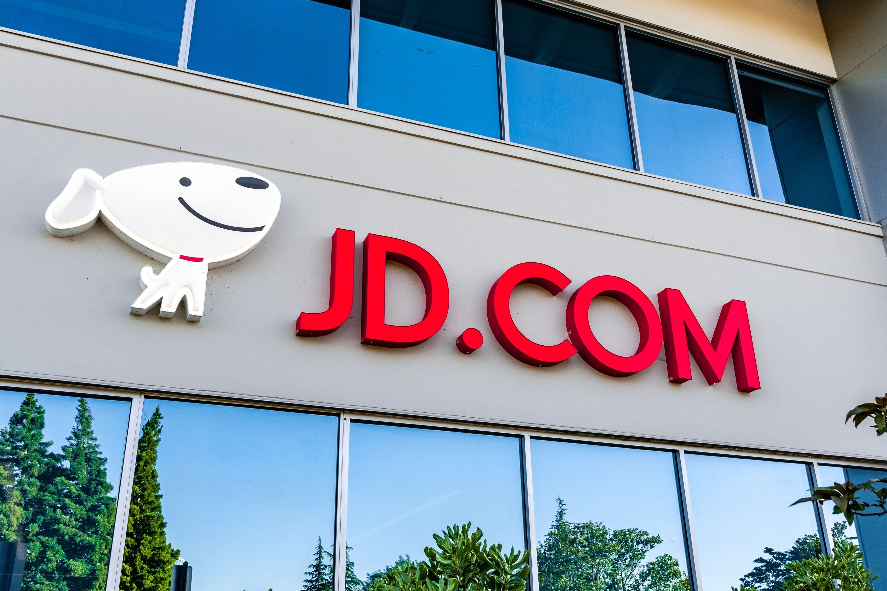 JD's Q1 revenue and net profit exceeded expectations, logistics department turned losses into profits