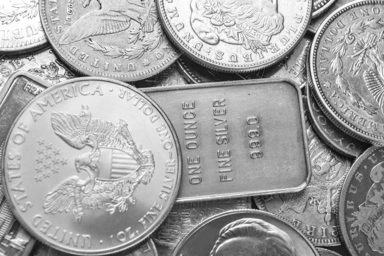 Spot silver prices rebounded on Monday