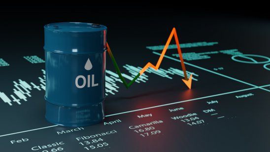 International oil prices hover at 7-week low due to sluggish demand in Asia