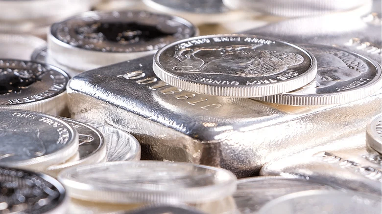 Spot Silver Retreats as Market Awaits Powell’s Speech