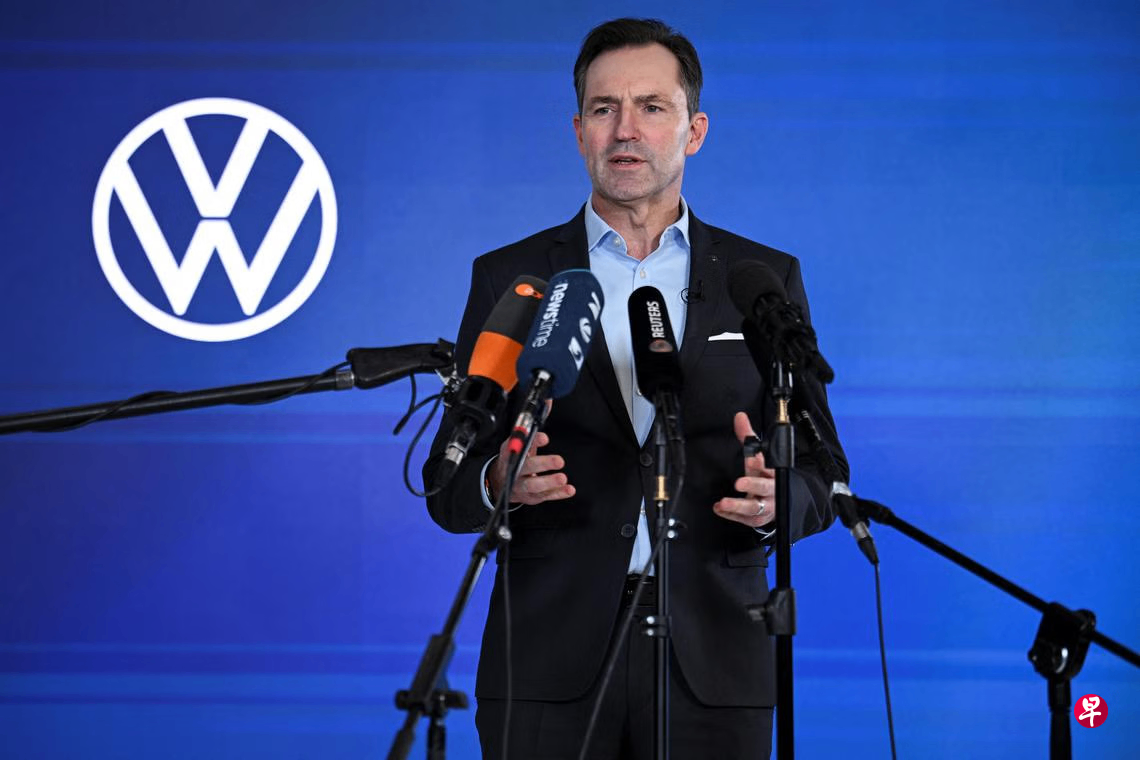 Volkswagen Group plans to lay off 35,000 people and cut German production capacity by 730,000 vehicles