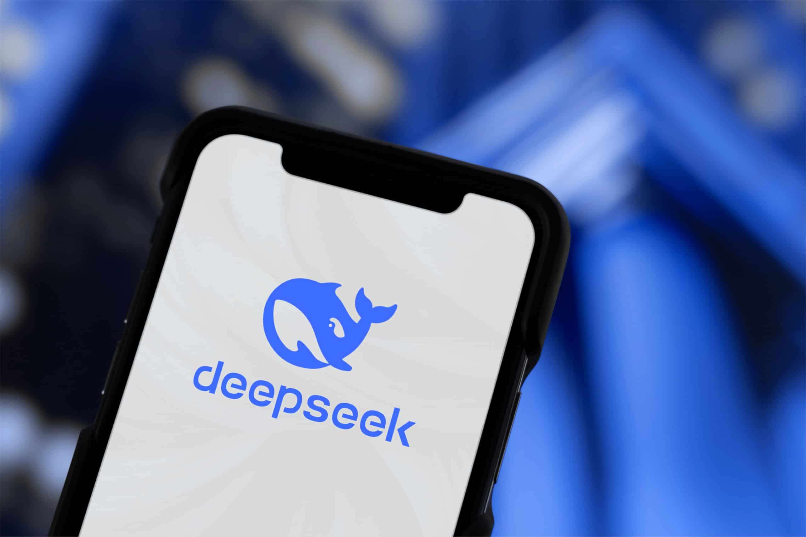 DeepSeek崛起带动港股巨头价值重估 数据中心迎来快速发展期